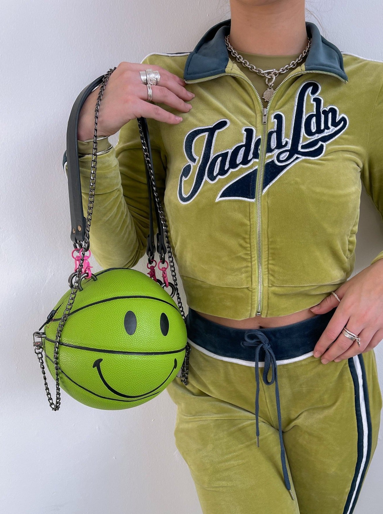 The Green Willa Happy v1